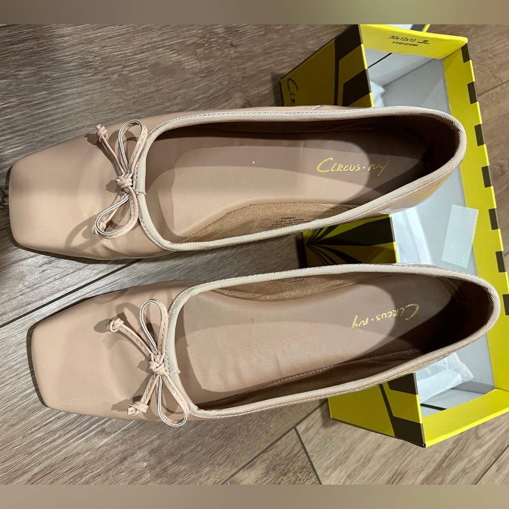 Circus by Sam Edelman Beige Flats with Bow